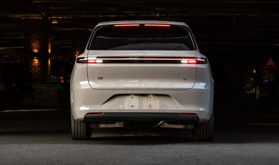 Новий Li Auto L6 2024