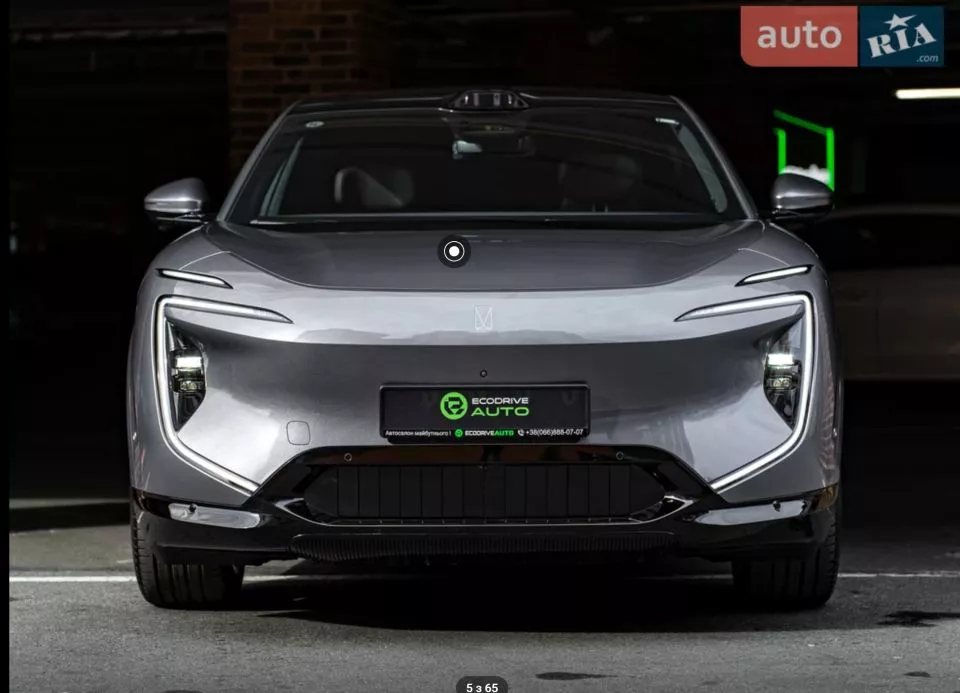 Новий Avatr 07 2024